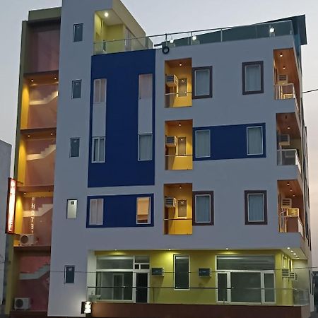 Om Hotel Rohtak Eksteriør bilde